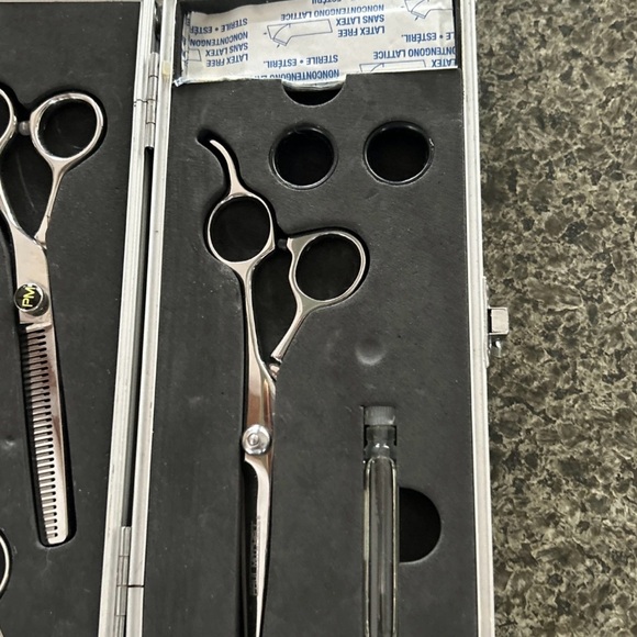 Paul Mitchell Shears Set, includes thinning shears and case - Picture 5 of 14